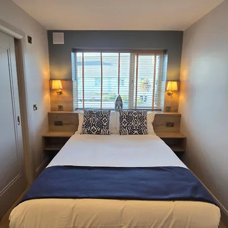 The Boat 3* Oughterard